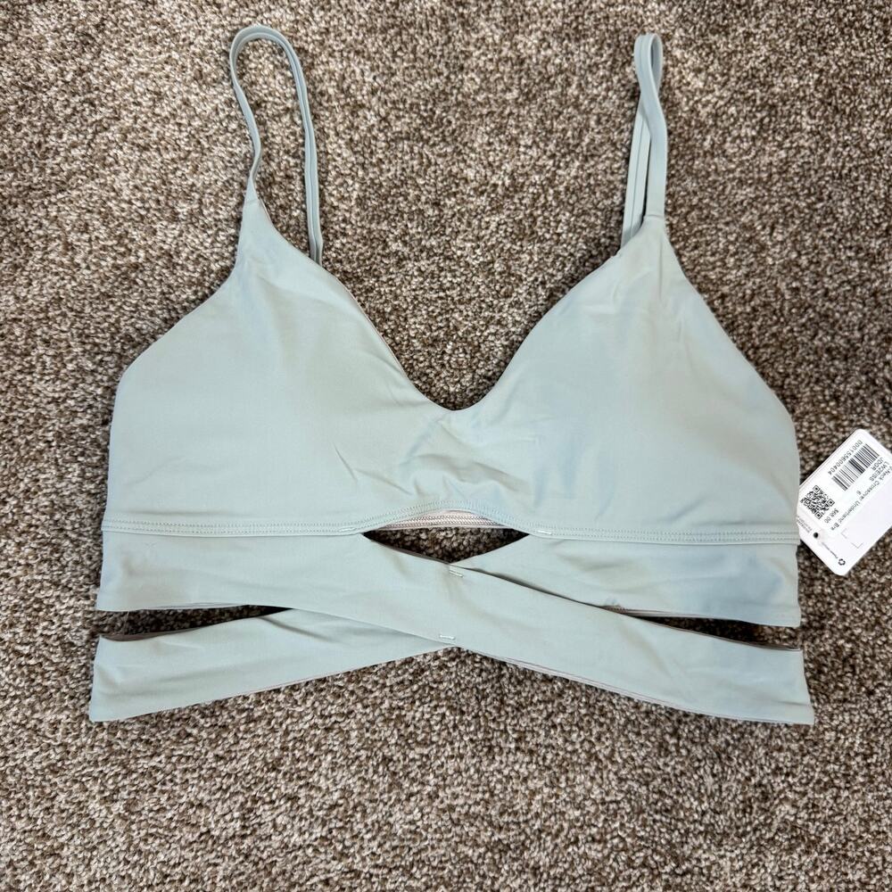 Lululemon V-Neck Crossover Underband Bra Size 6 NWT Jade Green $68 Yoga Workout